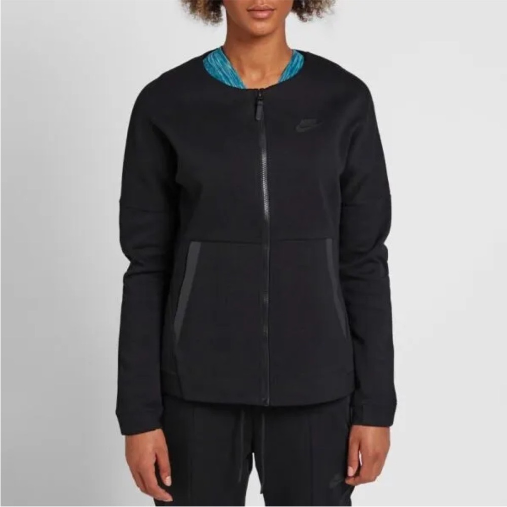 Nike Tech Fleece Zip Up Sweater in Black